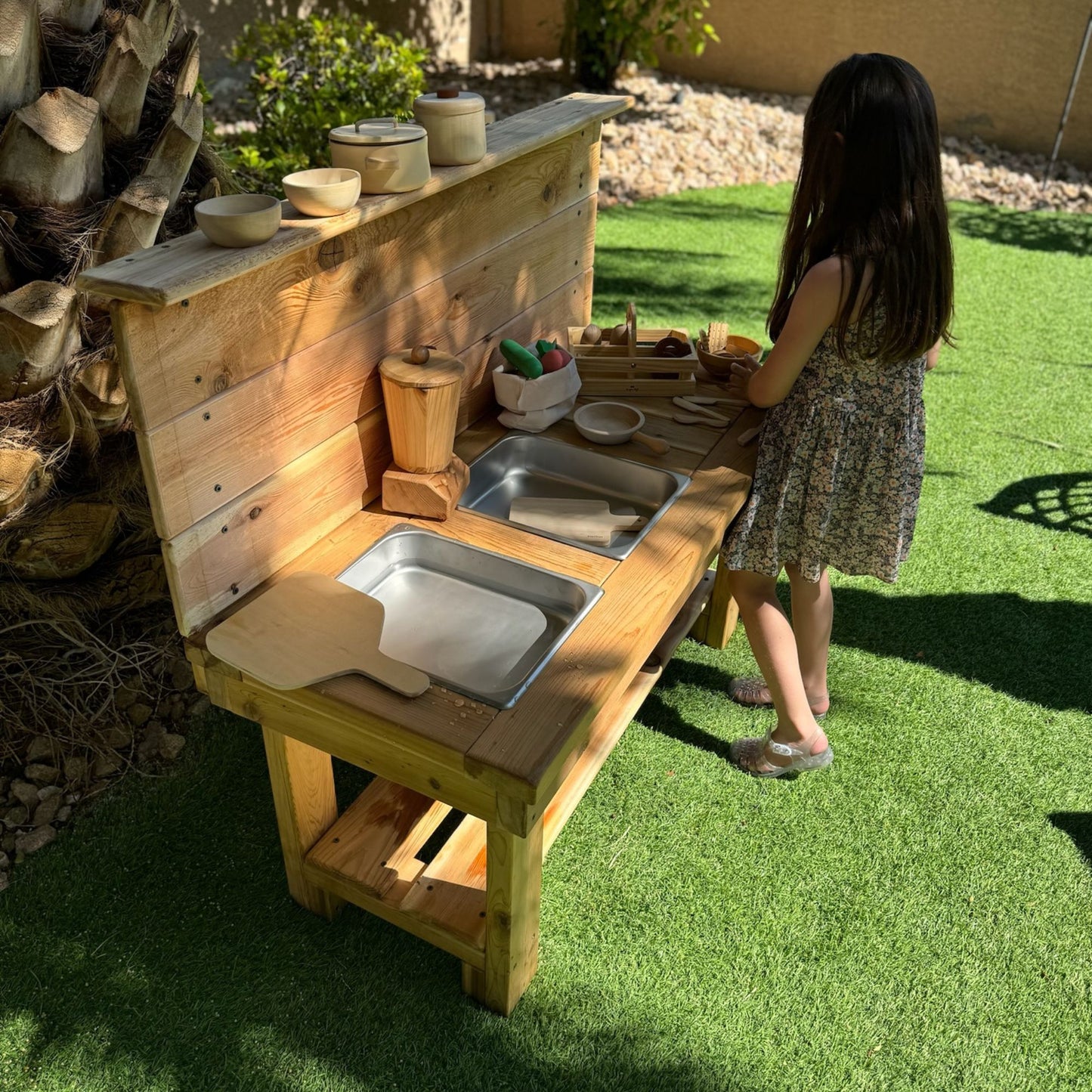 Durable mud kitchen set for children